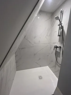 Carrelage de salle de bain réalisé par BM Rénov Design à Tours et en Indre-et-Loire