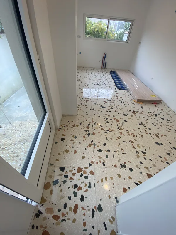 Pose de carrelage réalisée par BM Rénov Design à Tours et en Indre-et-Loire