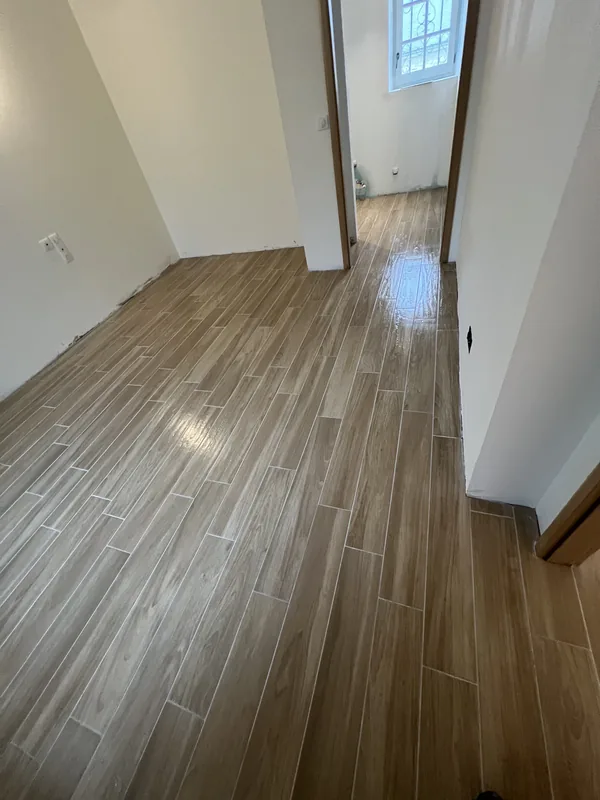 Pose de carrelage réalisée par BM Rénov Design à Tours et en Indre-et-Loire