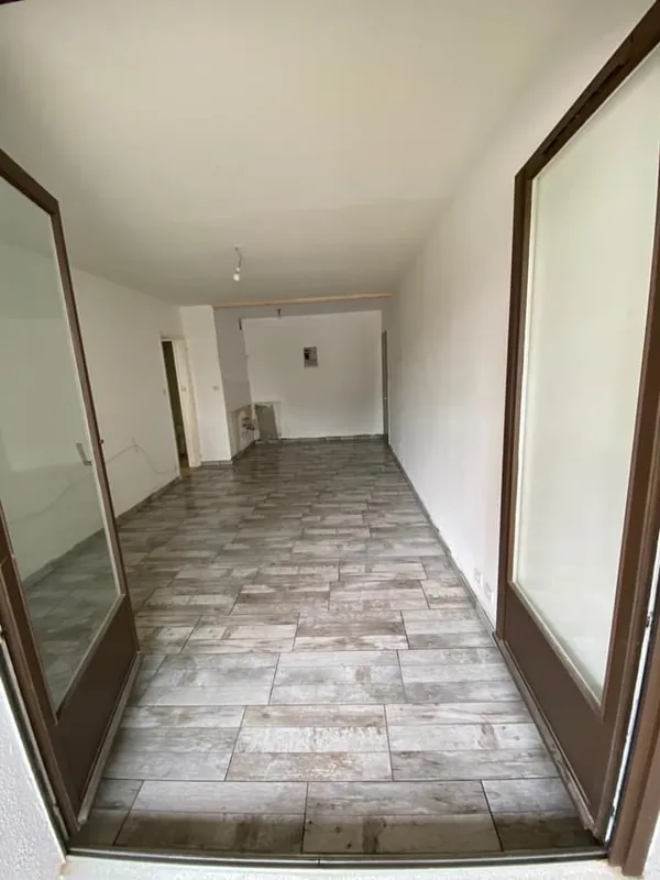 Pose de carrelage réalisée par BM Rénov Design à Tours et en Indre-et-Loire