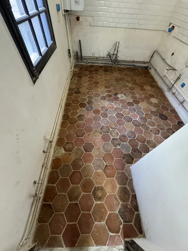 Pose de carrelage réalisée par BM Rénov Design à Tours et en Indre-et-Loire