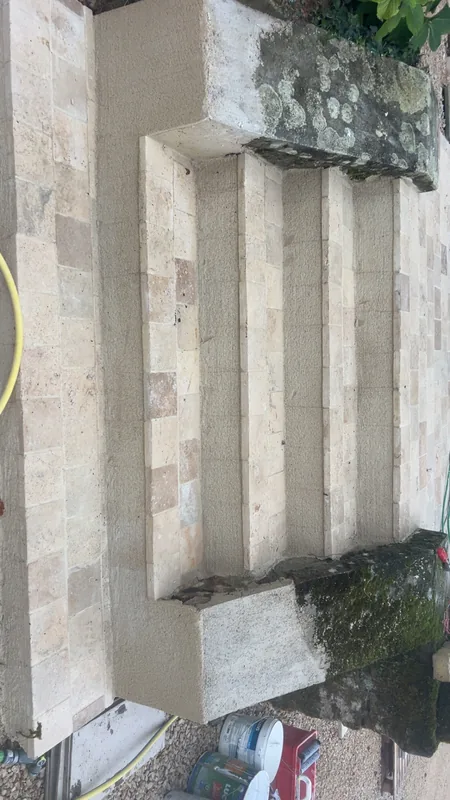 Pose de carrelage réalisée par BM Rénov Design à Tours et en Indre-et-Loire